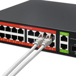 Switch niezarządzalny Qoltec przełącznik sieciowy Gigabit Ethernet PoE | 16x RJ45 | 2x RJ45 Uplink | 2x SFP | 1000 Mb/s
